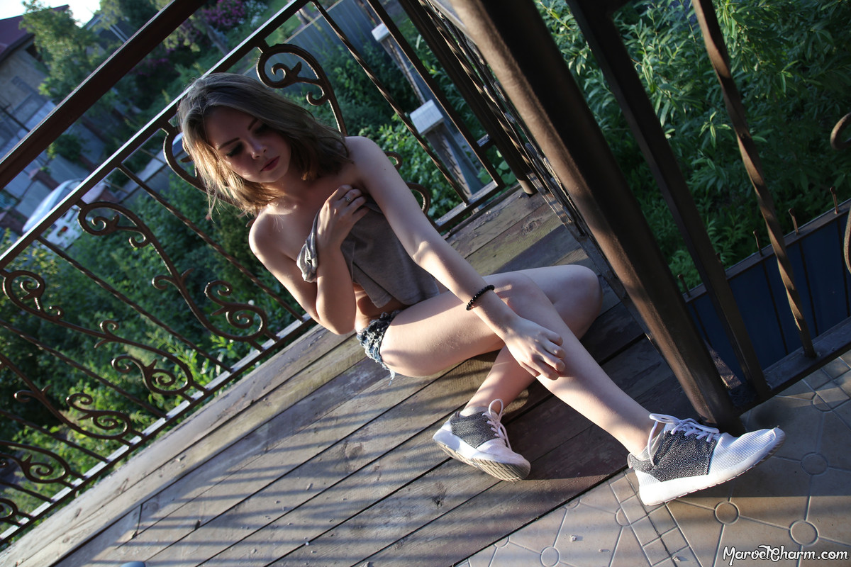 MarvelCharm_Rebecca-Backyard-002
