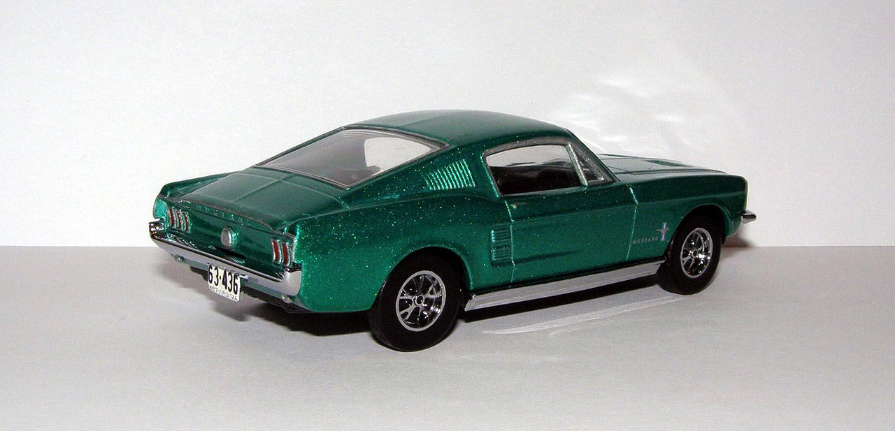 1967 Ford Mustang Fastback Coupe (Dinky DY16) 2