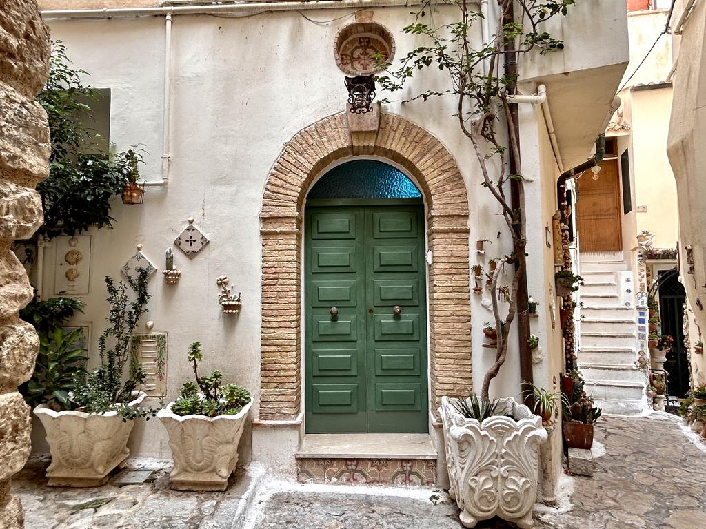 Жаркий сентябрь на побережье Тирренского моря. Жаркий сентябрь на побережье Тирренского моря.