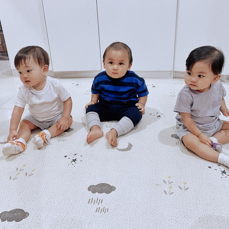 Zayn dan Zunaira bermain bersama Kiano
