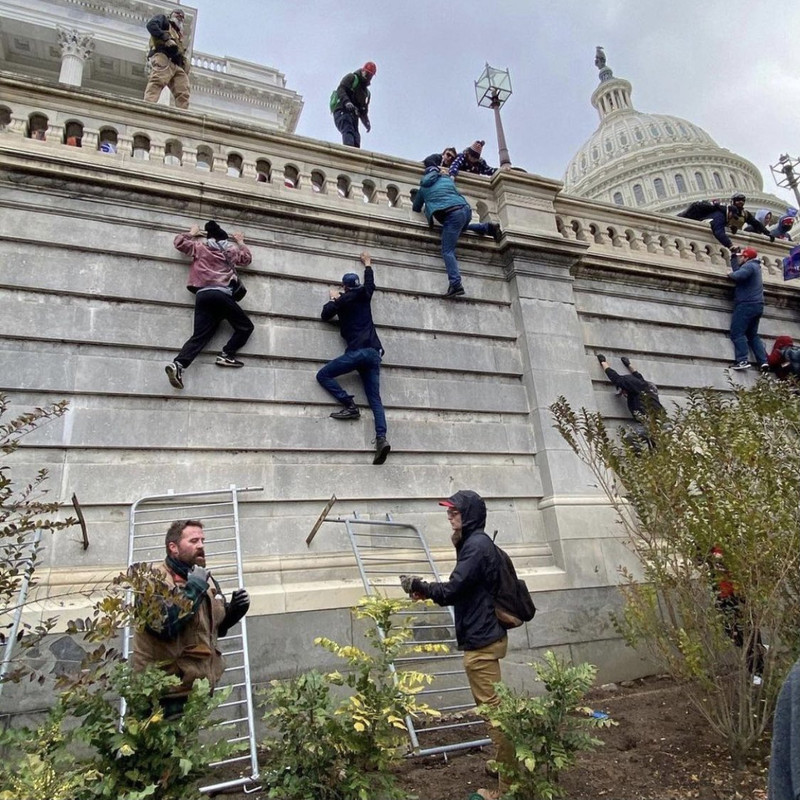 F4AA2FC6-85FC-4B8A-A57E-C4D4C87BE77A