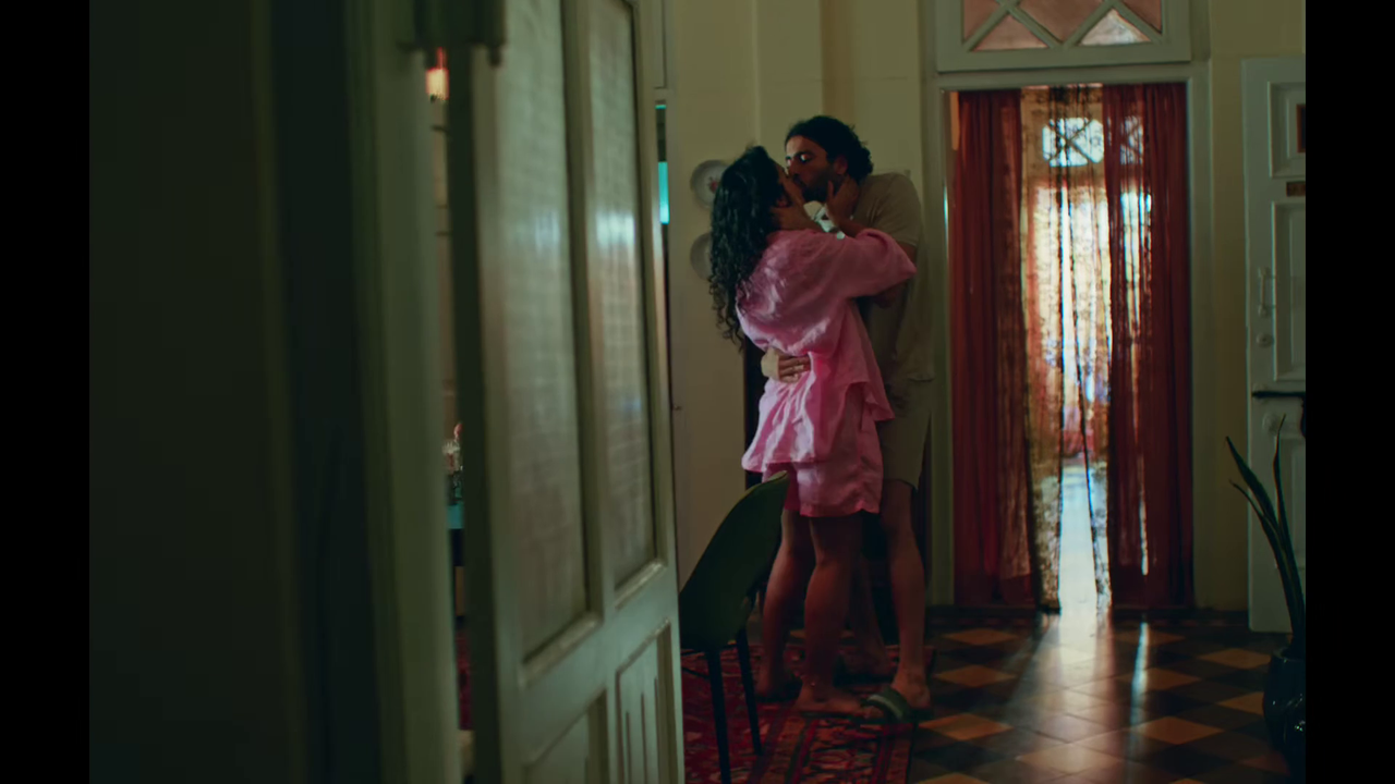 [Image: vlcsnap-2025-12-21-22h12m54s253.png]