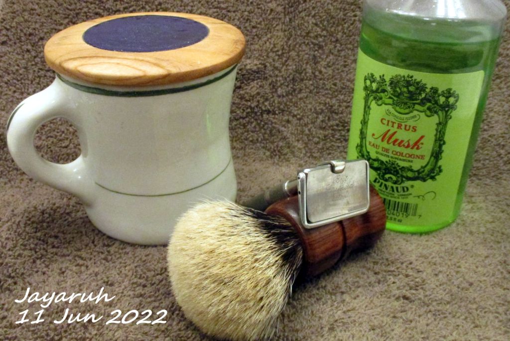 [Image: sos220611.jpg]