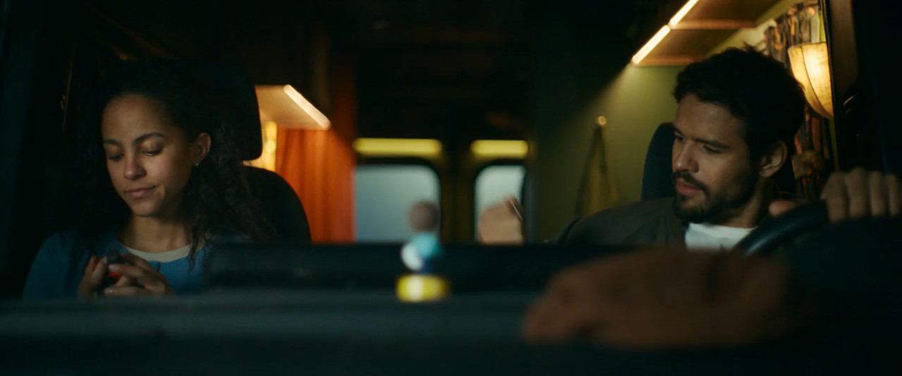 Passenger 2026 WebRip [Hindi + English] 480p 720p ESub Screenshot