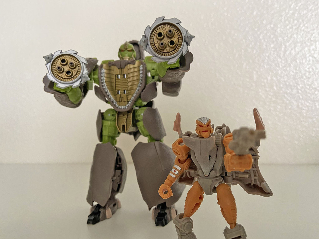 Kingdom-Rhinox-In-Hand-Images-15