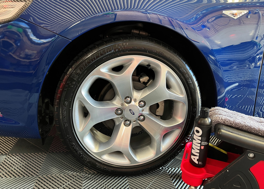 Update on the performance of the new CarPro DarkSide tire sealant. Vid