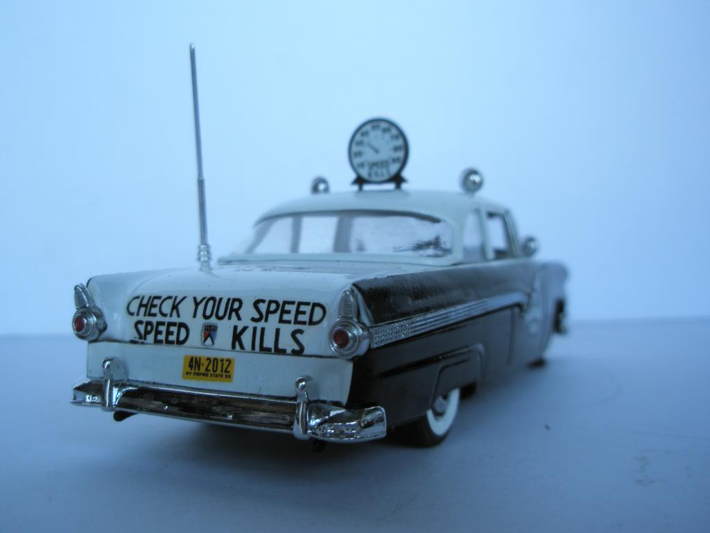 ford_fairlane_1956_radar_police_vitesse_1034