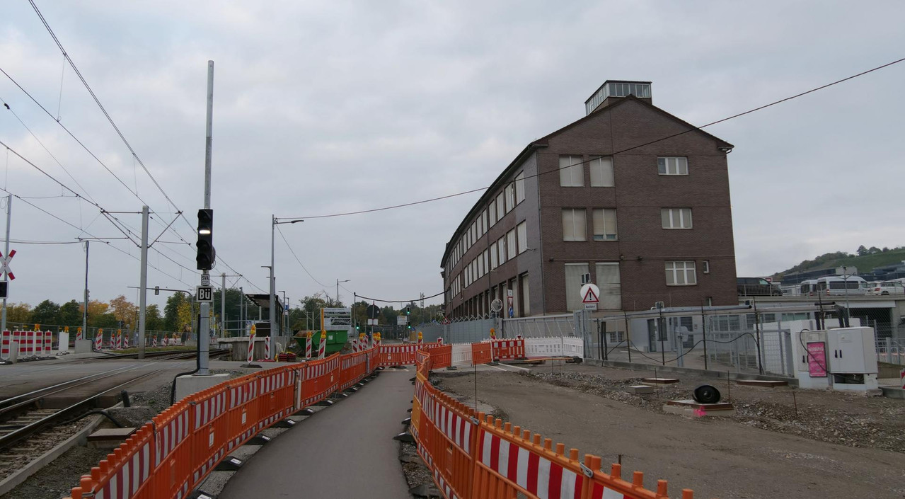 [Bild: 031026-082136-23b.jpg]