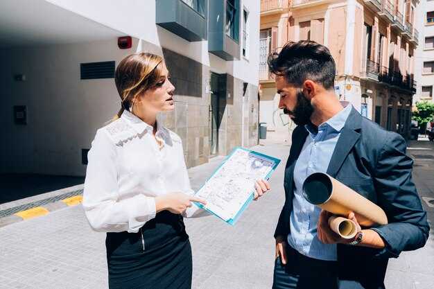 Подбор и сотрудничество с местными профессионалами