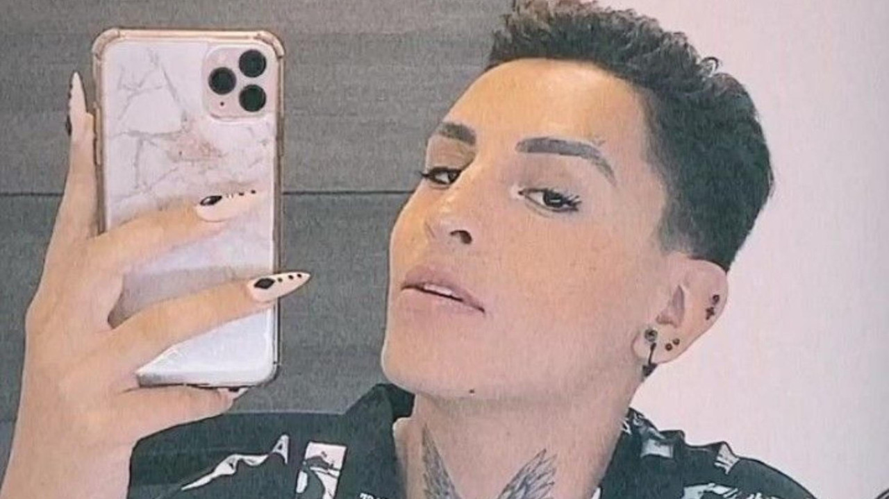 Fan sorprende a Kunno regalándole el nuevo iPhone 14 Pro