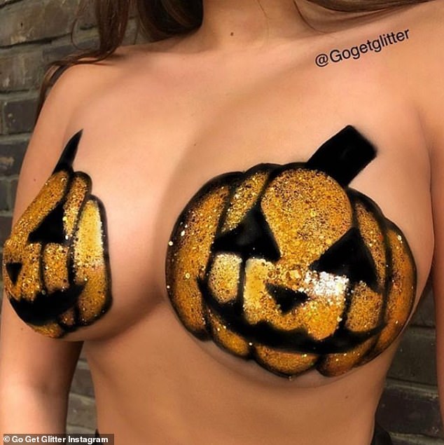 19199146-7528439-Halloween-devotees-from-across-the-world-have-took-to-Instagram-a-25-1570013429914.jpg