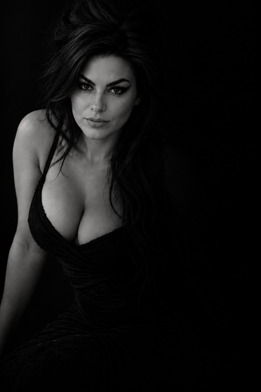 Film-Noir-Glamour-Portrait.png
