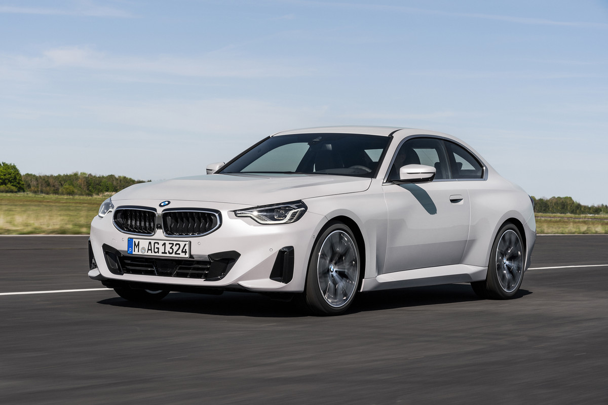 BMW220i(7)