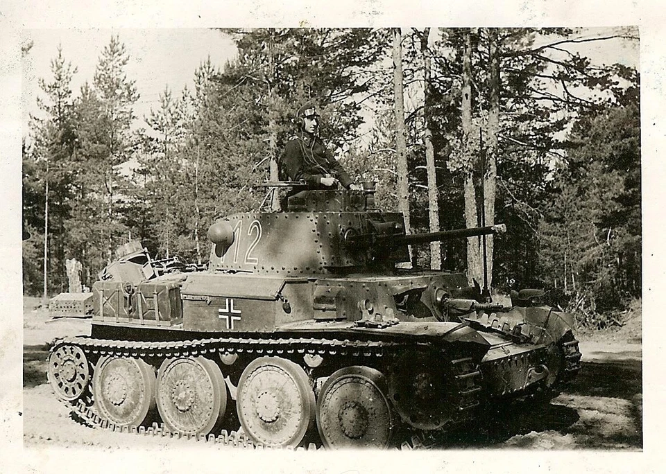 BEST German Panzer Kommandeur Topside on Pzkw 38(t) Panzer Tank 112 (2)