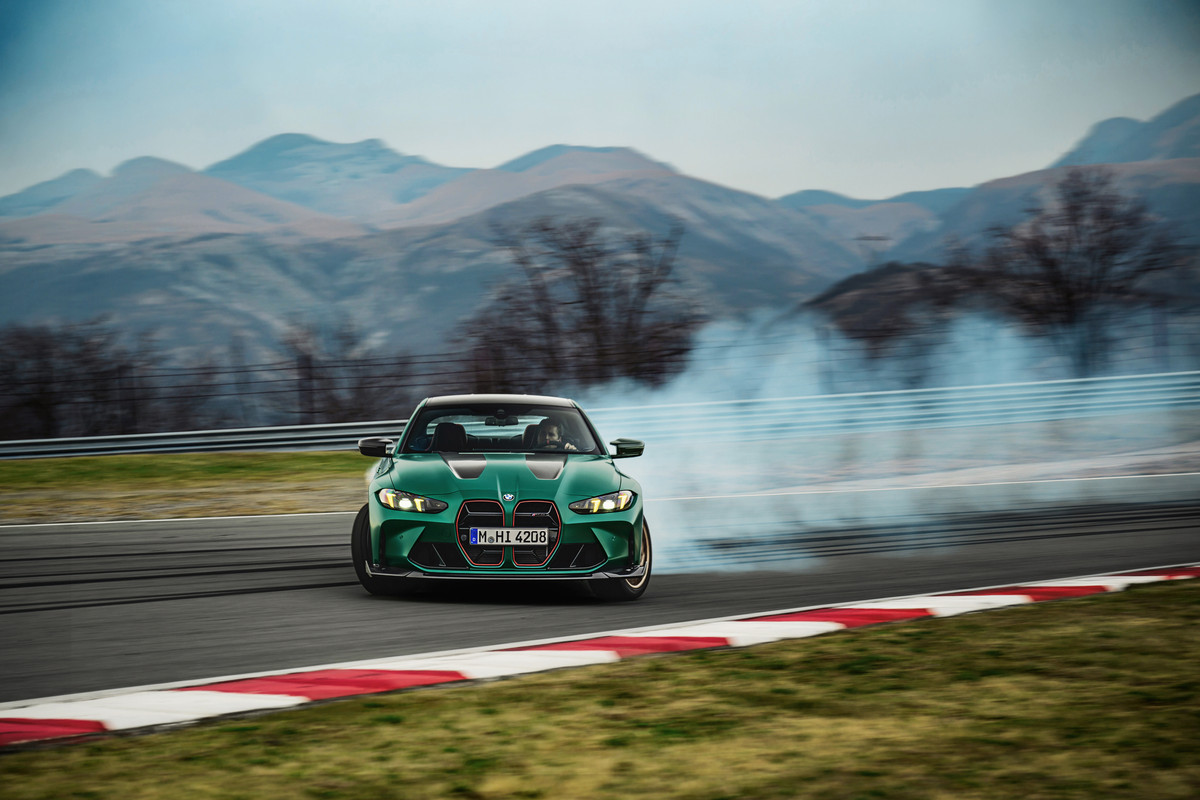 P90548550_highRes_the-all-new-bmw-m4-c