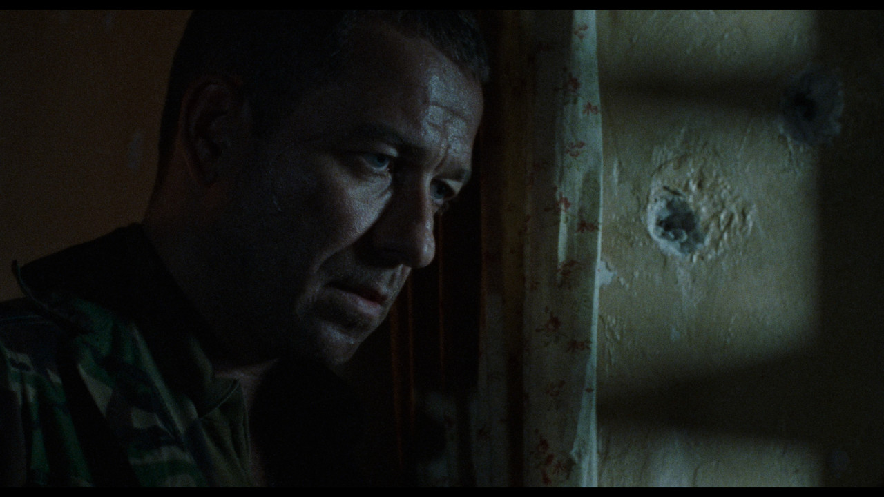 (Vietsub) Dog Soldiers 2002 REMUX UHD BluRay 2160p DTS-HD MA 5.1-NM21.mkv_snapshot_01.25.23.368