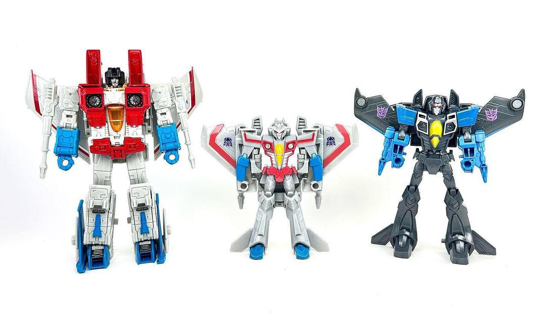 Buzzworthy-Bumblebee-Cyberverse-Starscream-12