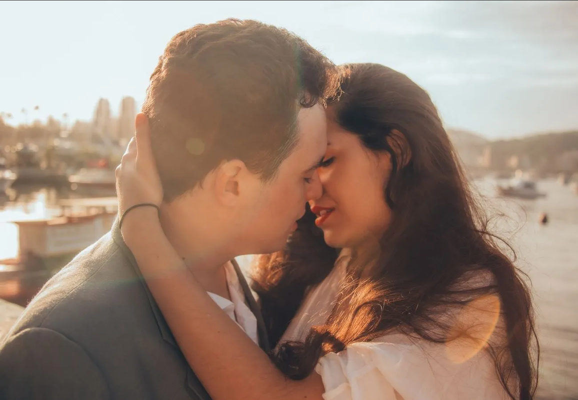 Este es el significado de tus besos según tu signo del zodiaco