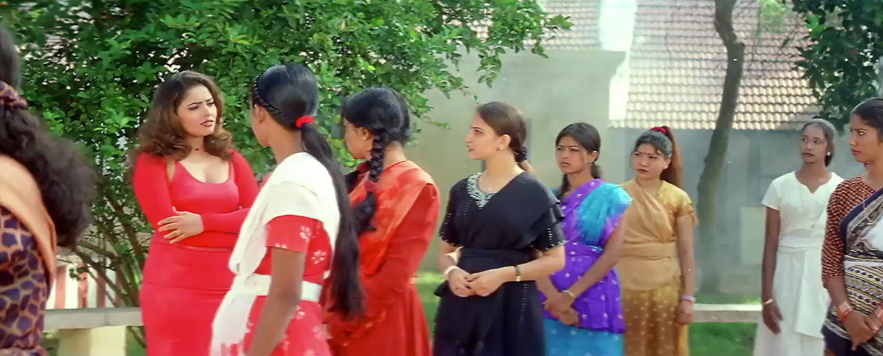 Ezhumalai 2002 WebRip [Tamil] 480p 720p ESub Screenshot