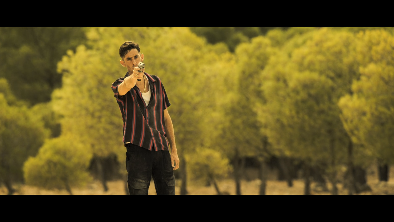 Sky.Rojo.S02E01.Hookers.Didnt.Kiss.on.the.Lips.1080p.NF.WEB-DL.DDP5.1.H.264-MRCS.mkv_snapshot_06.54_