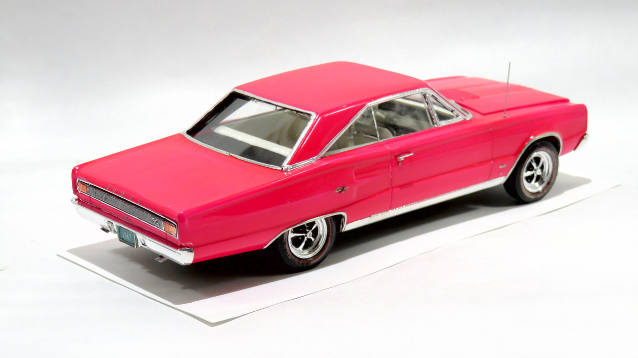 Revell '67 Dodge Coronet IMG-1206