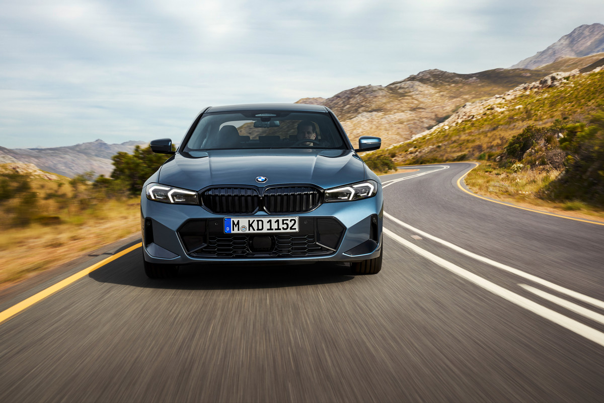 P90549621_highRes_the-new-bmw-330i-sed