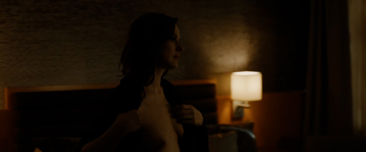 Alexandra.Breckenridge_Zipper.00_00_15_18.Still004