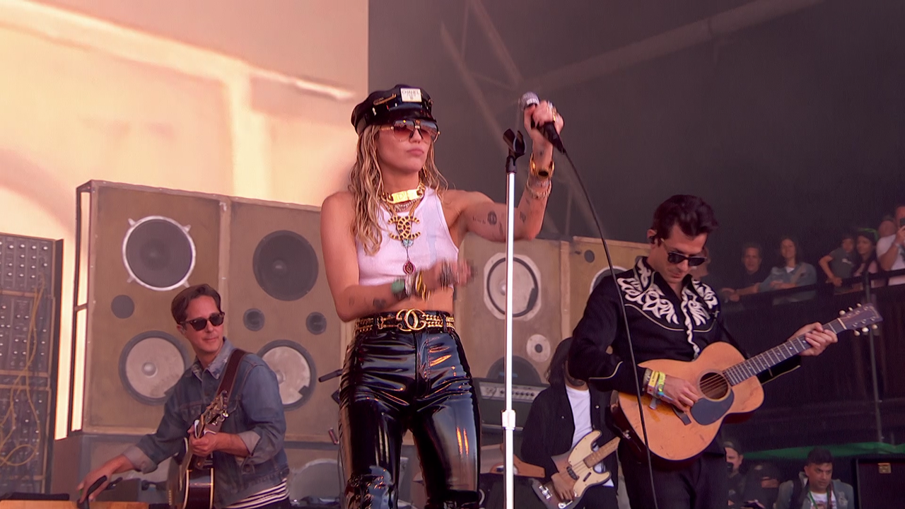 Miley Cyrus - Glastonbury 2019,jun 30[2019-06-30-23-56-03]