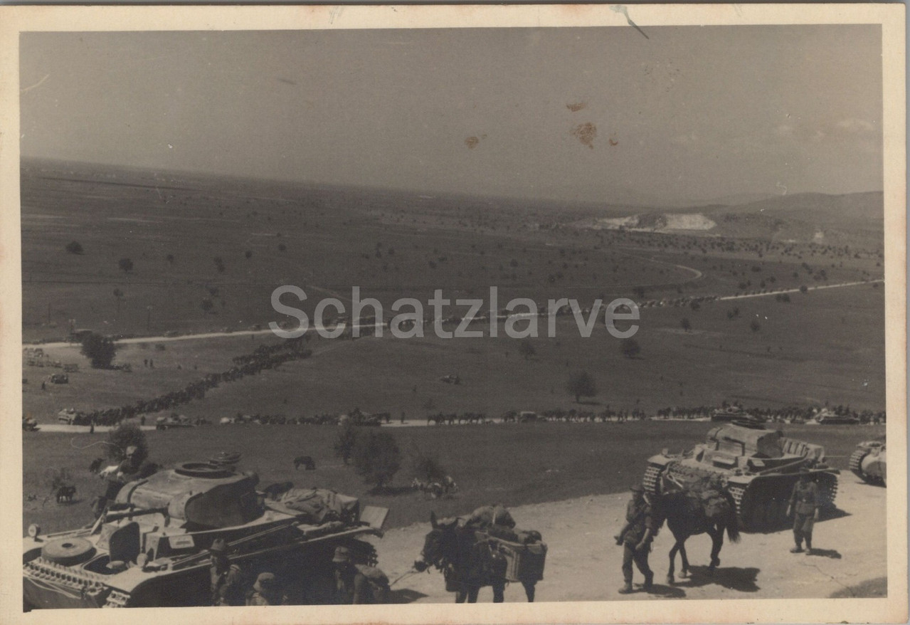 Foto 6 Geb Div GBJ Rg 143 6 April Krieg Griechenland Panzer