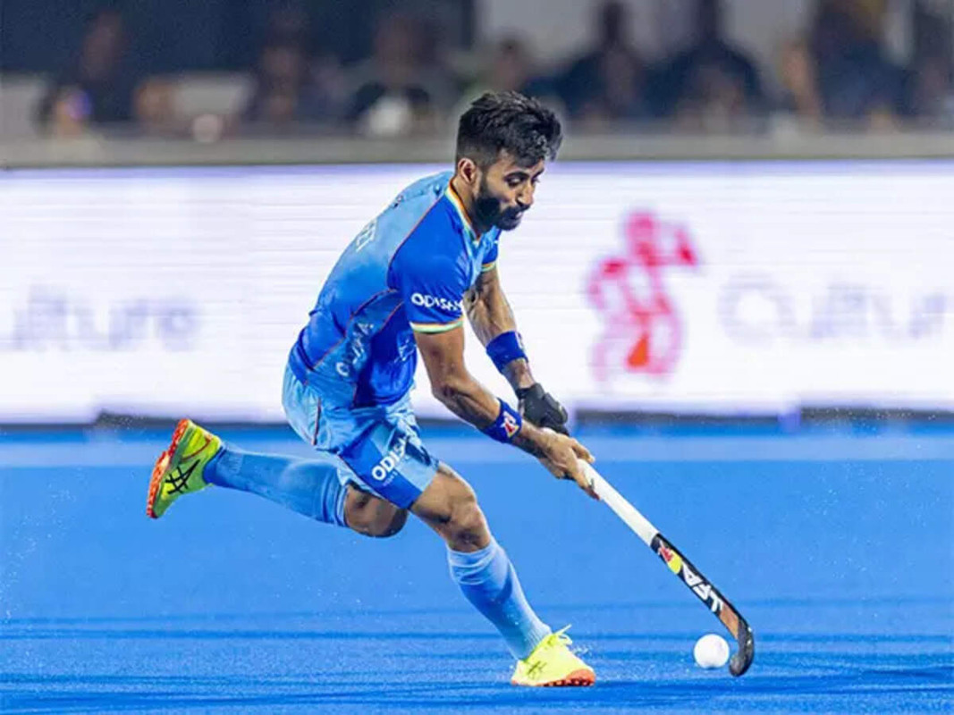 Ajit Buddy Singh  Hockeys Midfield General