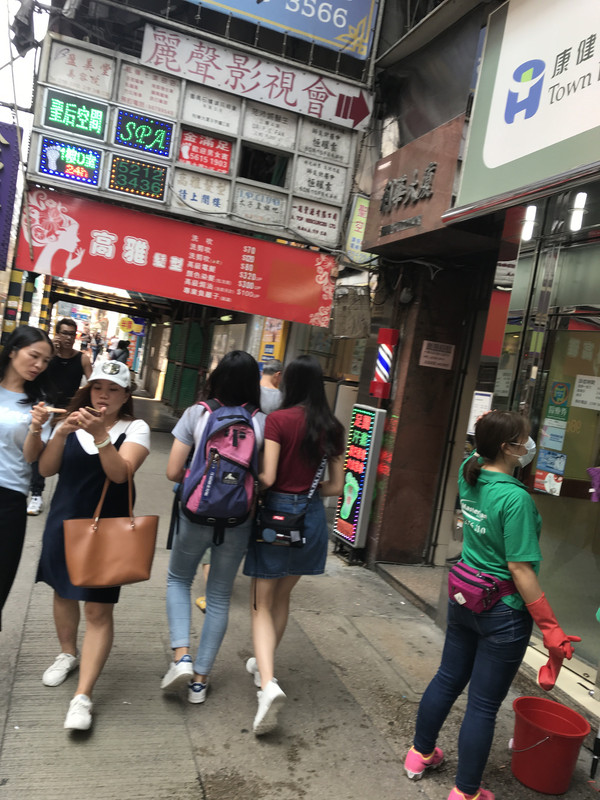 A2700F34-5624-4E5B-8B80-EBA9443C4CB5