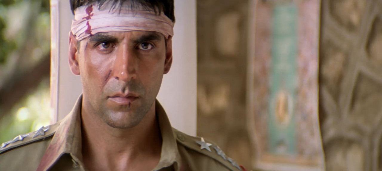 Khakee 2004 WebRip [Hindi + Tamil] 480p 720p Screenshot