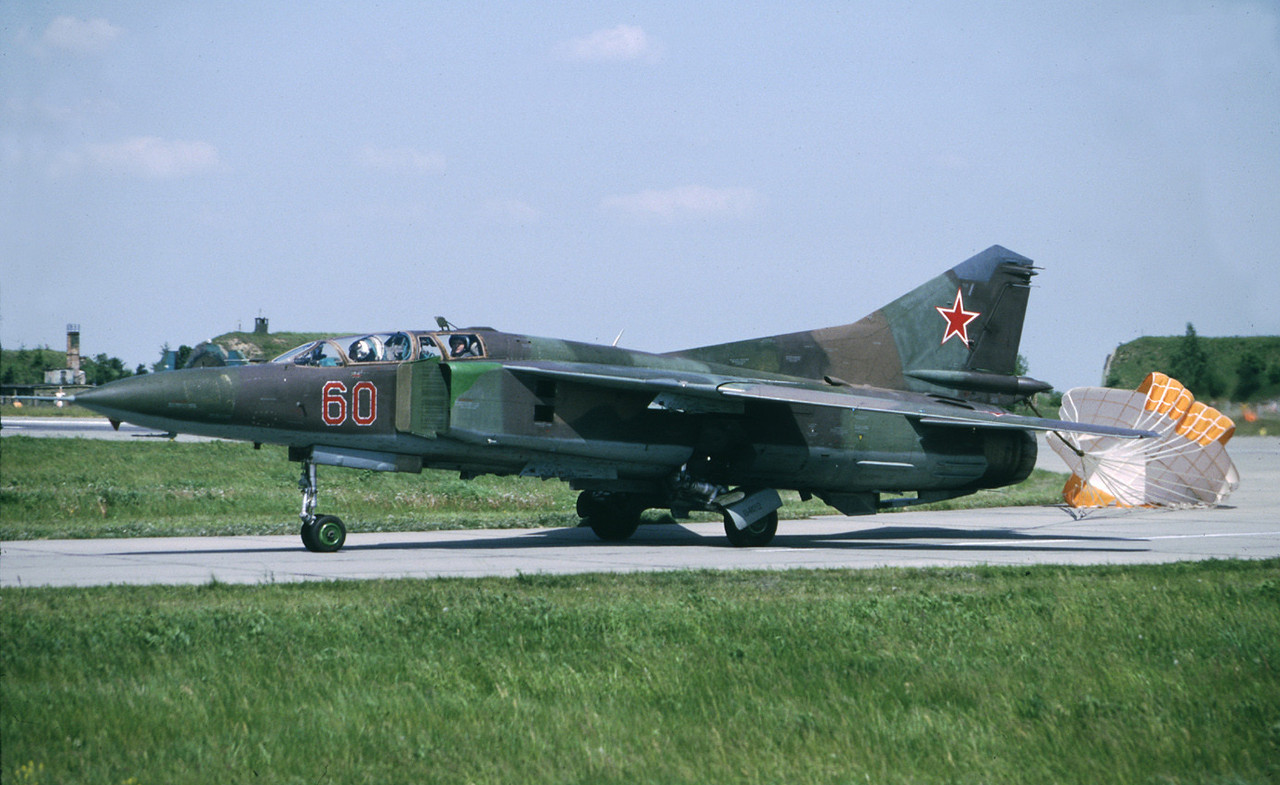 296 IAP Mig-23UB 60 Red_0904120 (6)