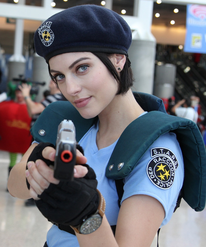 Julia_Voth_as_Jill_Valentine_crop