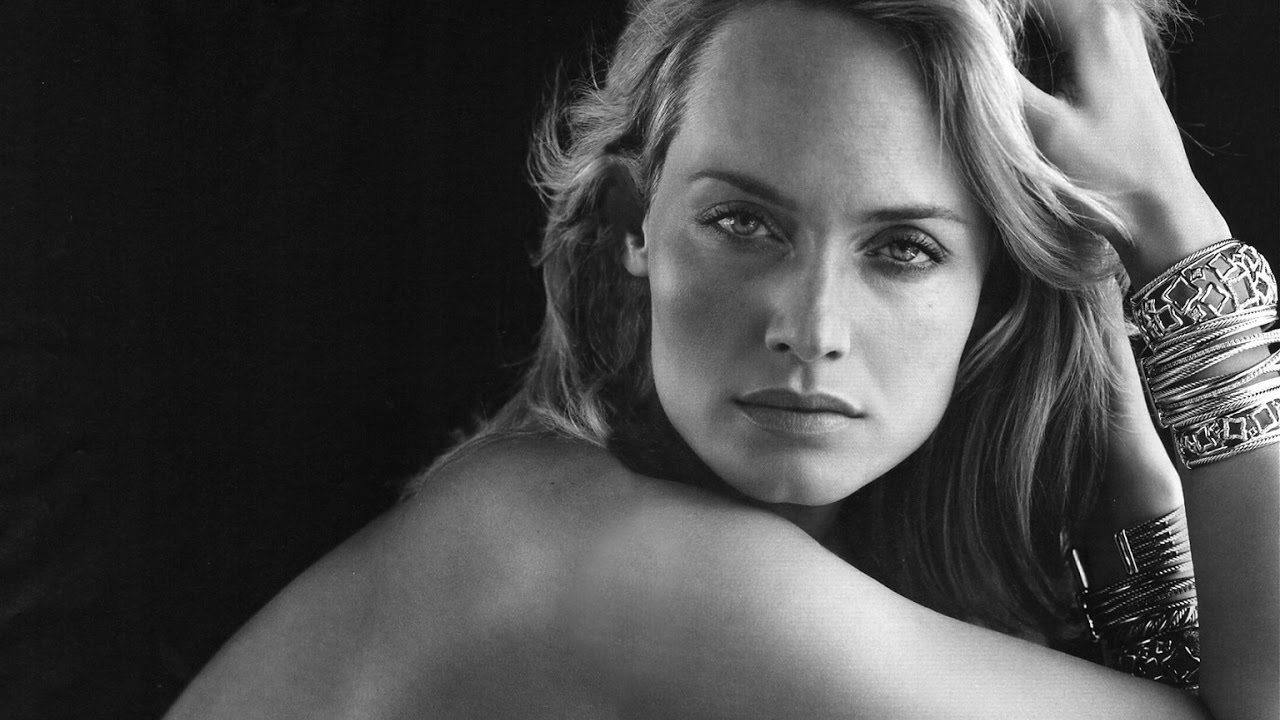 Amber Valletta