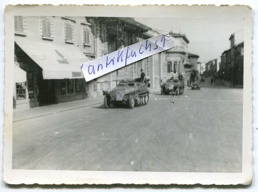 Schützen-Panze_SPW´s der 26.Panzer-Division in italien 1944