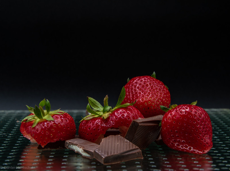red-strawberries-chocolate.jpg