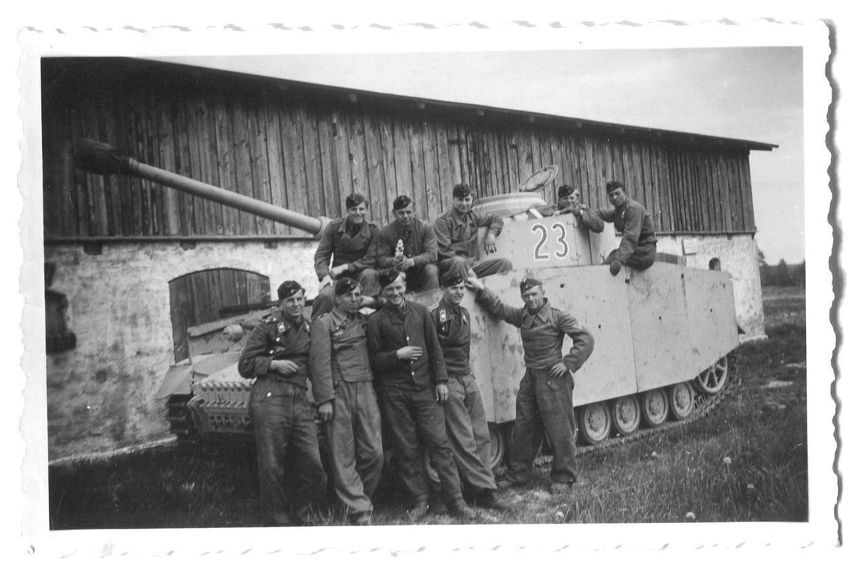 Foto Panzer IV Panzerregiment GD Turmnummer 23 ( 3 )