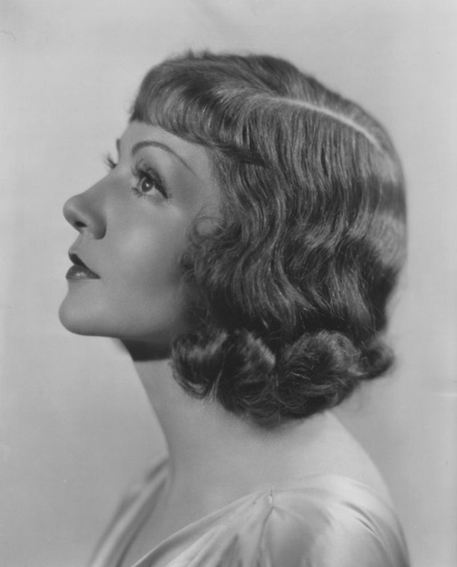 claudette_colbert_b92