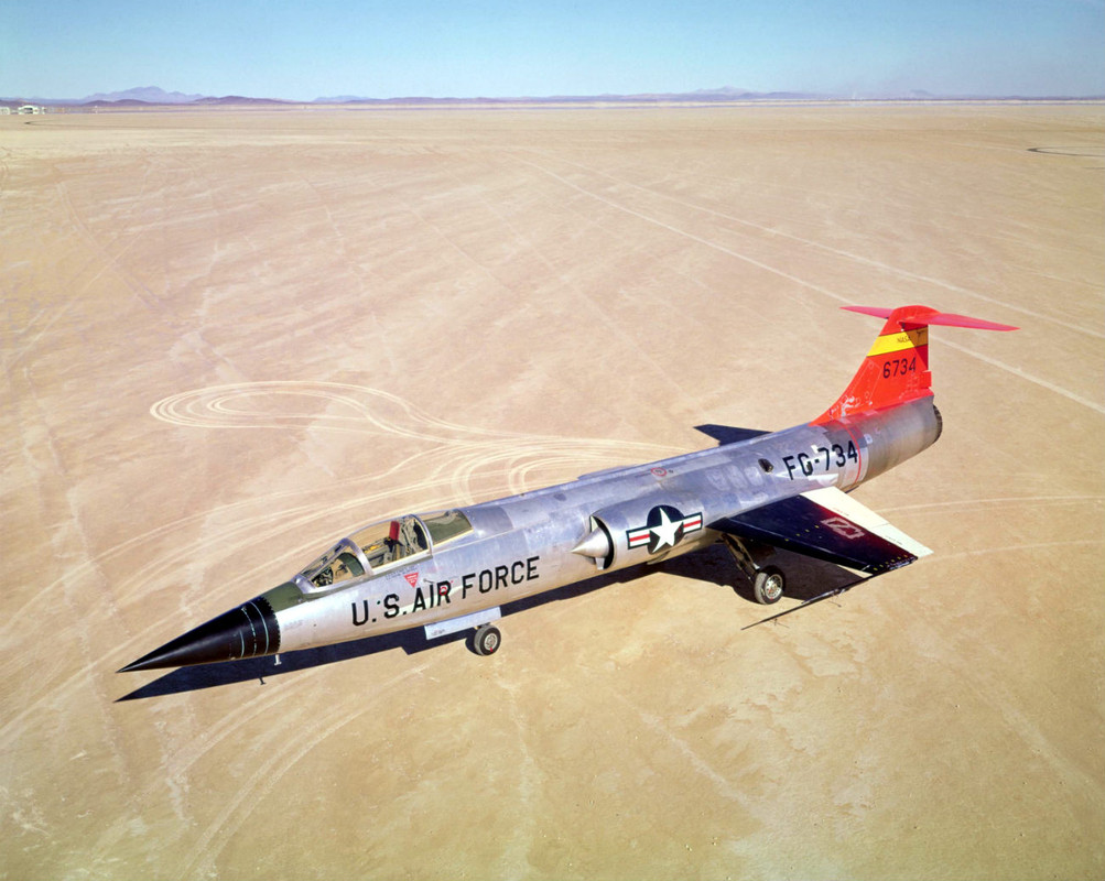 F-104-Starfighter-on-a-lakebed