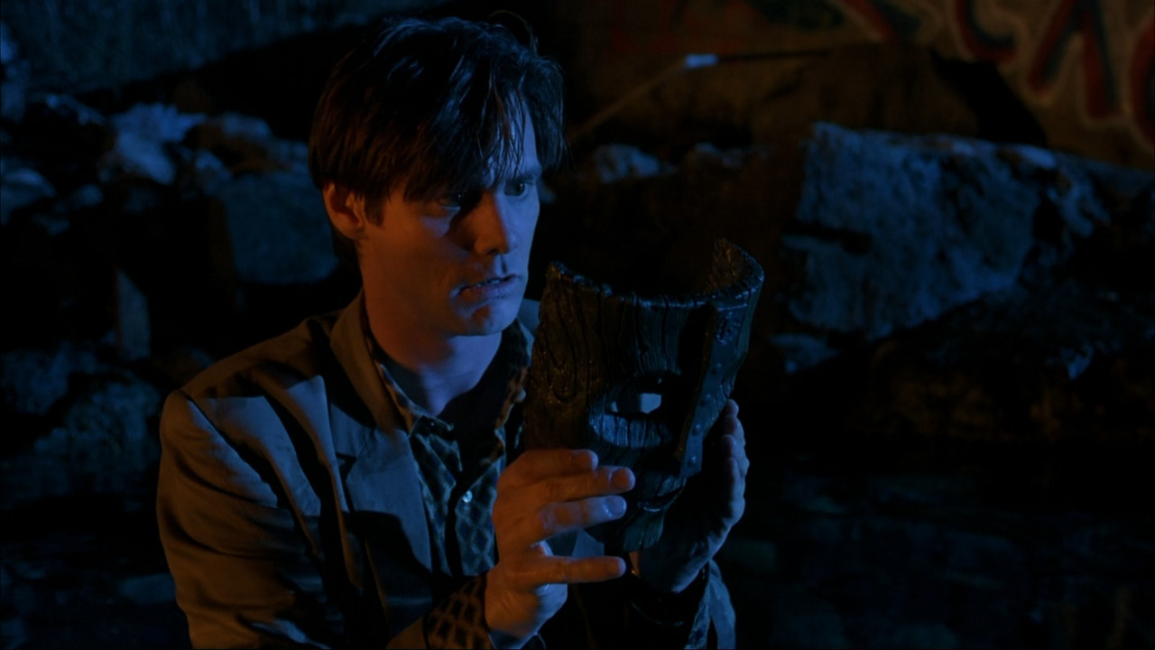 The Mask (1994).mkv_snapshot_00.14.32_[2018.02.12_22.15.41]