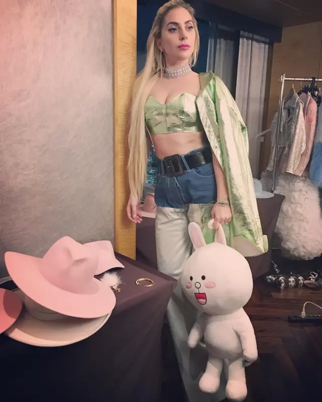 11-2-16-Instagram-002-1.webp