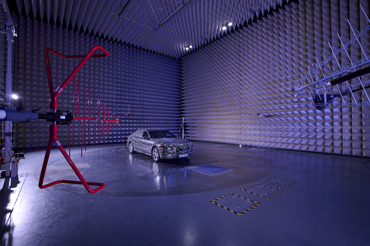 P90450161_highRes_the-first-ever-bmw-i
