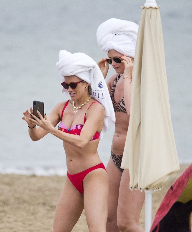 Ashley-Roberts-Sexy-Th-18