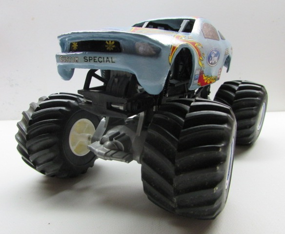 New-grille-on-Mustang-and-chassis-change