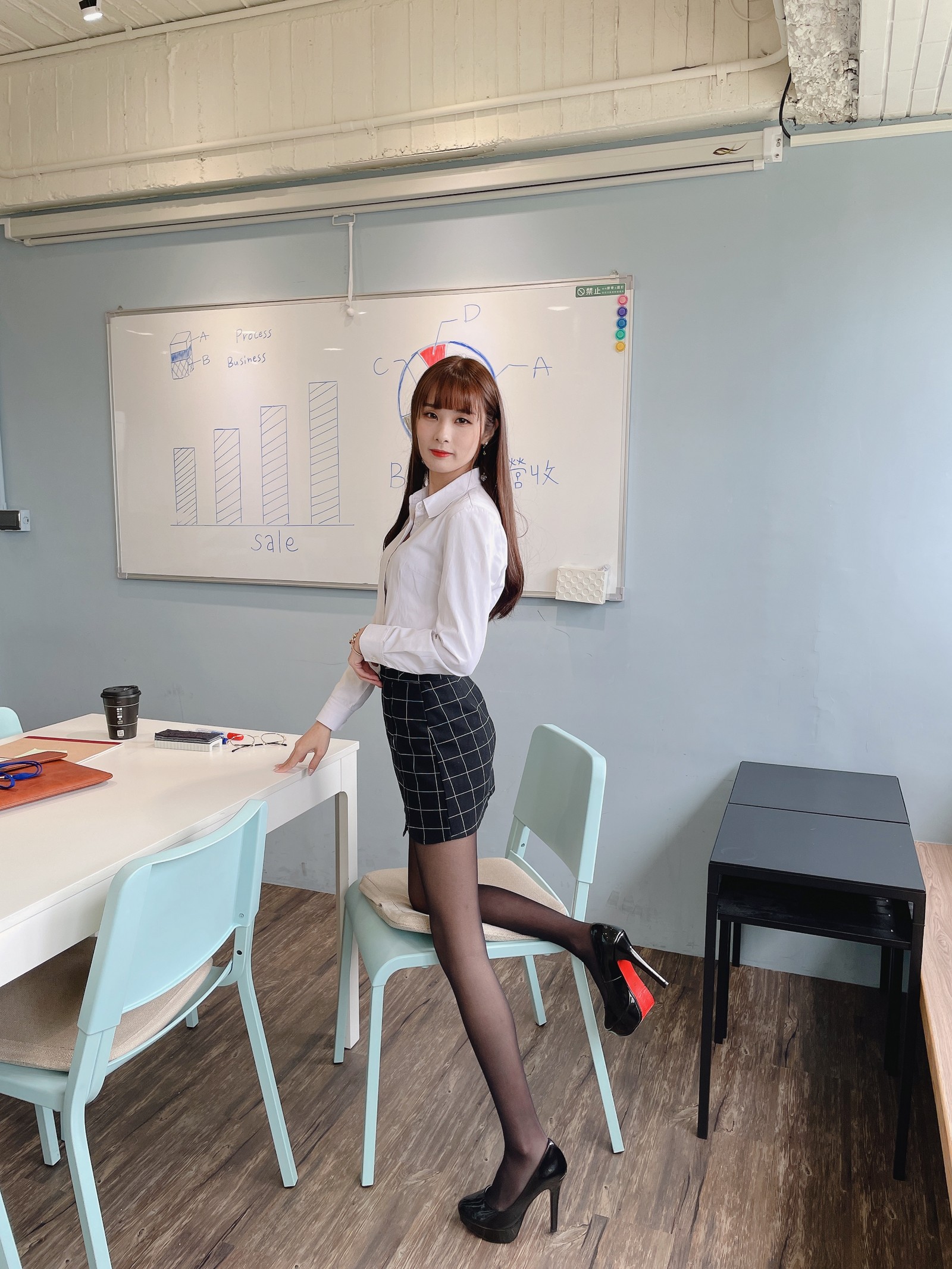 泥泥汝 OL 女郎 B 主题 写真＋视频合集｜高人气职业风作品（350P｜12V｜840MB）插图8