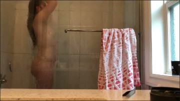 [Image: Voyeur10425120350.jpg]
