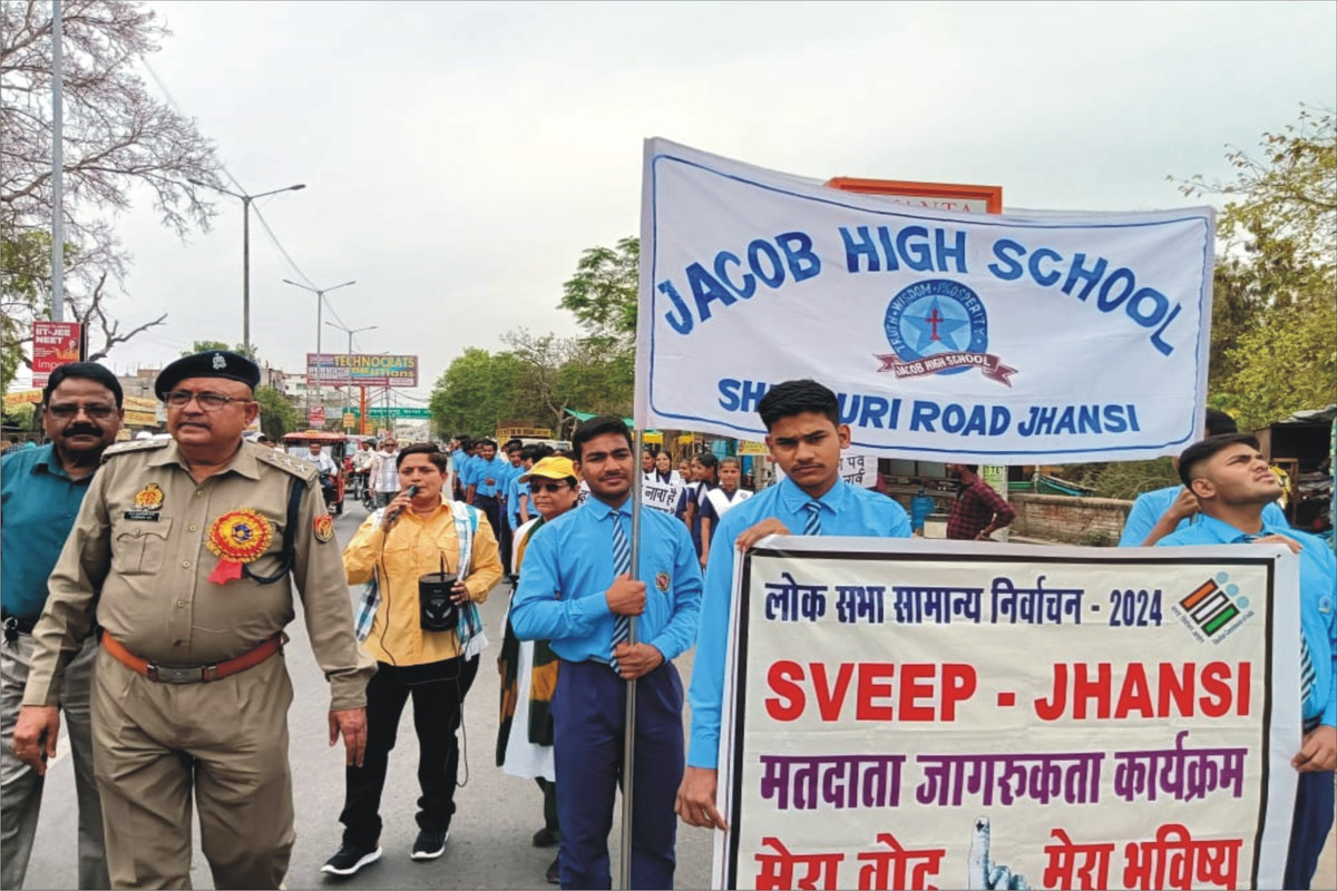 बच्चों ने यह ठाना है ,सबसे मतदान कराना है