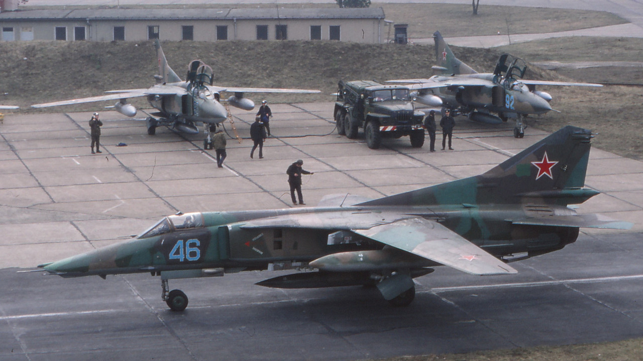 559 APIB Mig-27K 46 Blue_76802630203