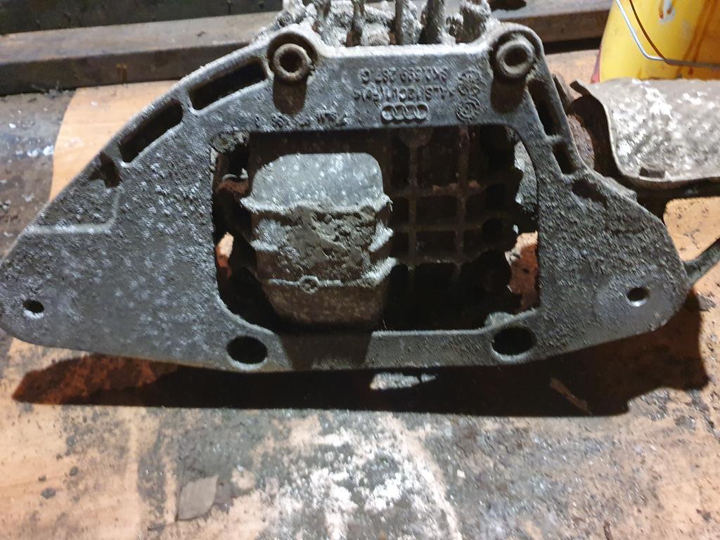 Кронштейн тормозного суппорта